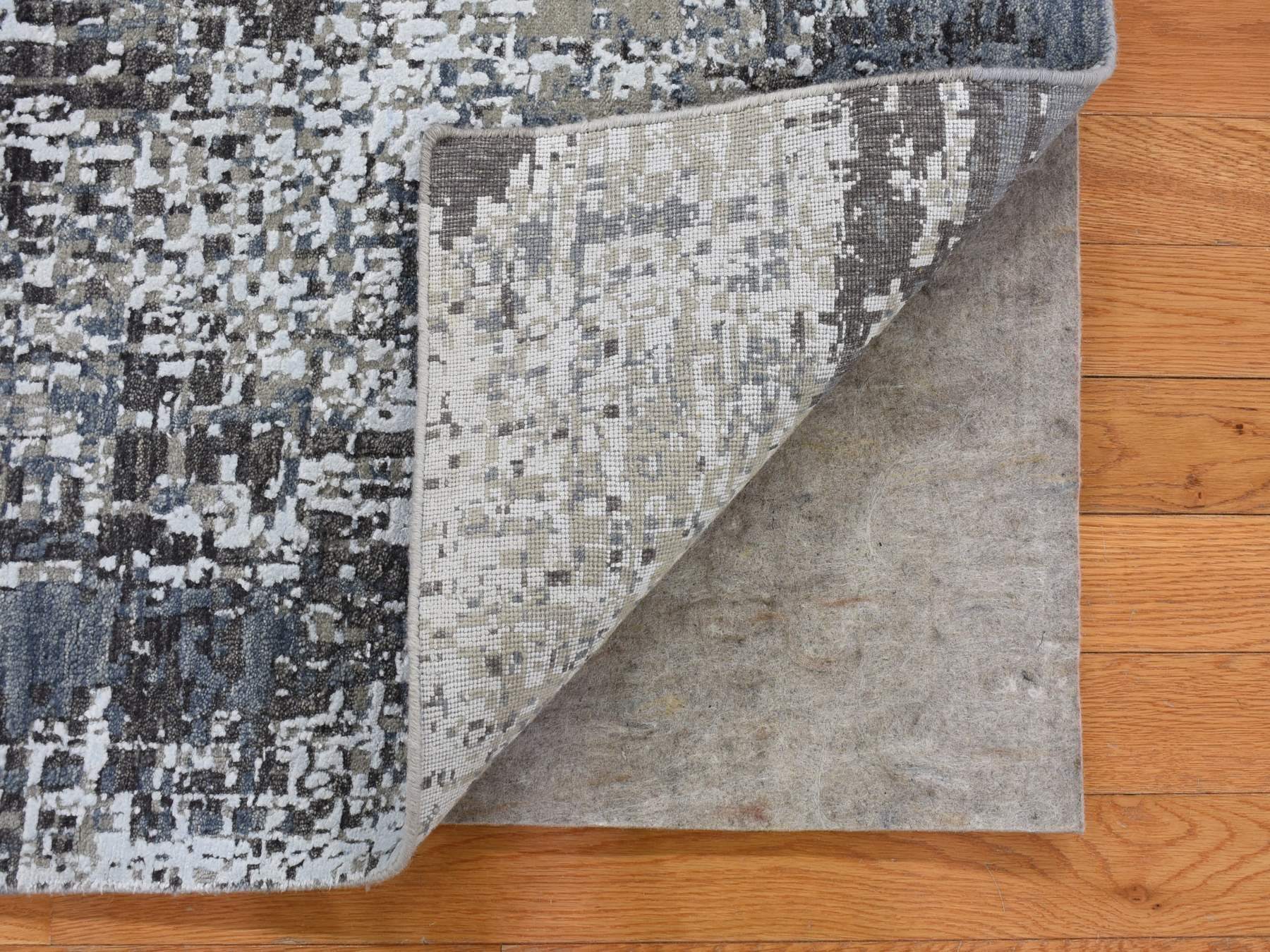 Rug in Grey by Fernleaf, Rug Size: Rectangle 122 x 183cm